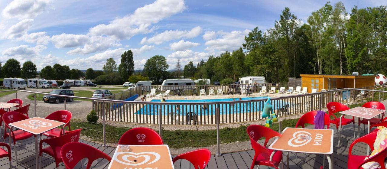 Camping Porte Des Vosges Bulgnéville Eksteriør billede