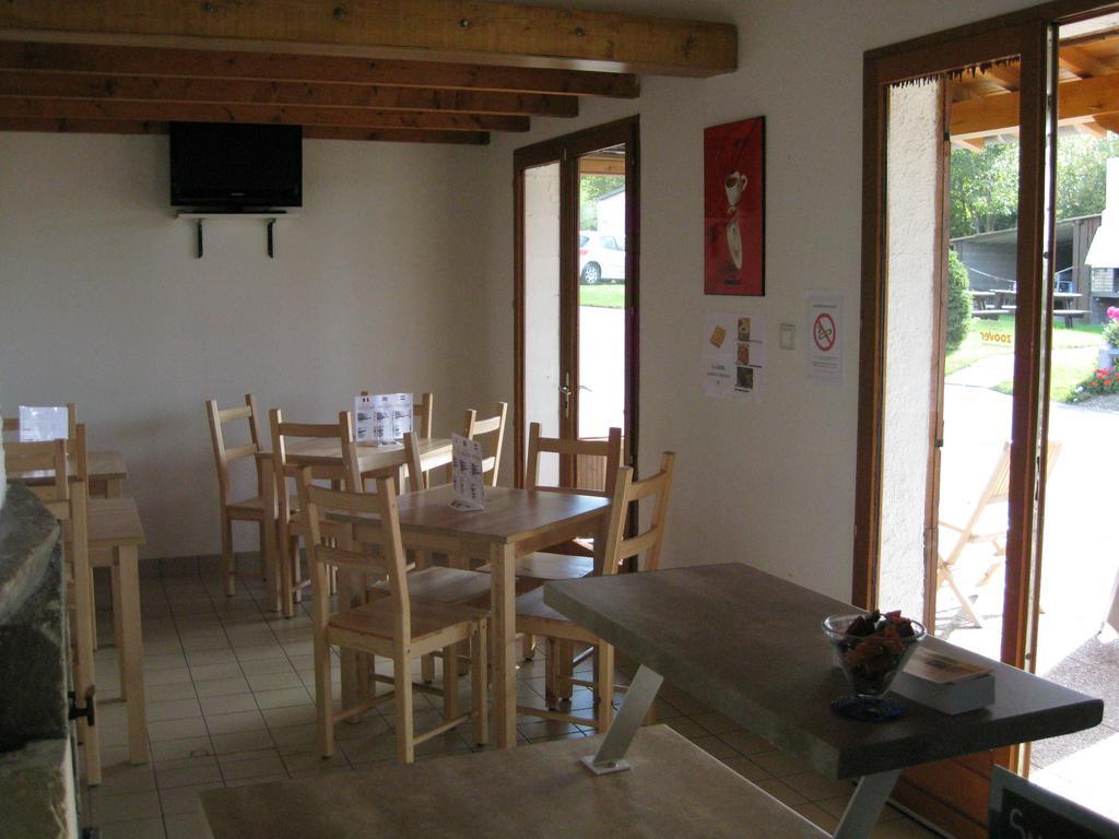 Camping Porte Des Vosges Bulgnéville Eksteriør billede