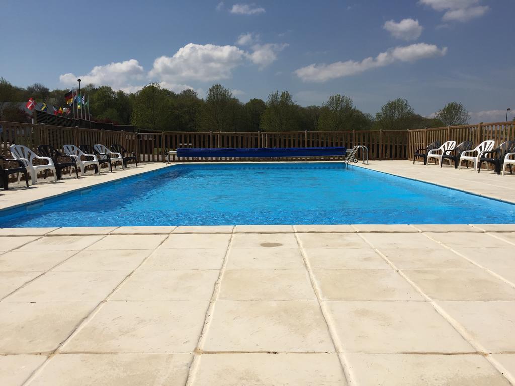 Camping Porte Des Vosges Bulgnéville Eksteriør billede